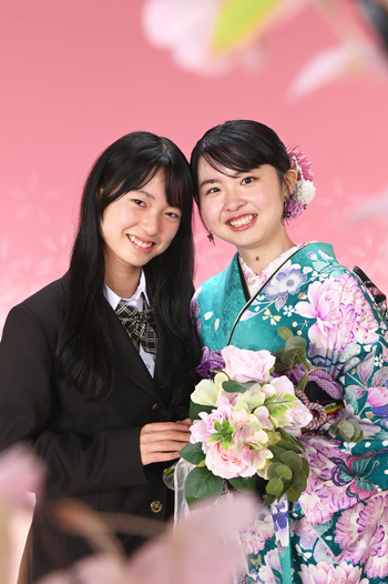 067_yi_web
