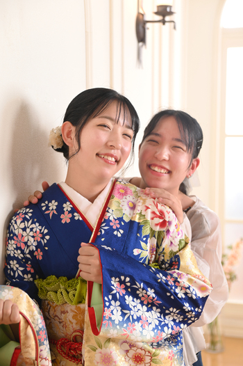 057_yi_web